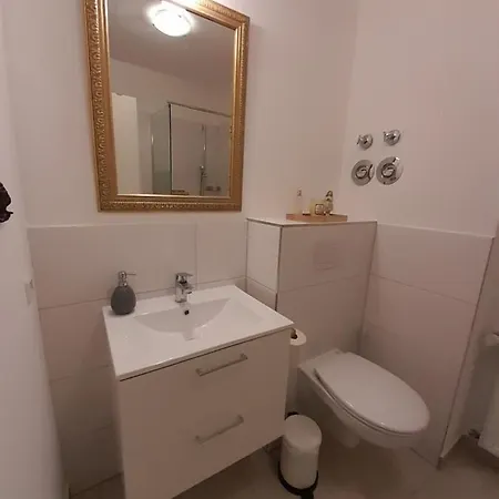 Kleine Altstadt-wohnung Mit Terrasse Wismar